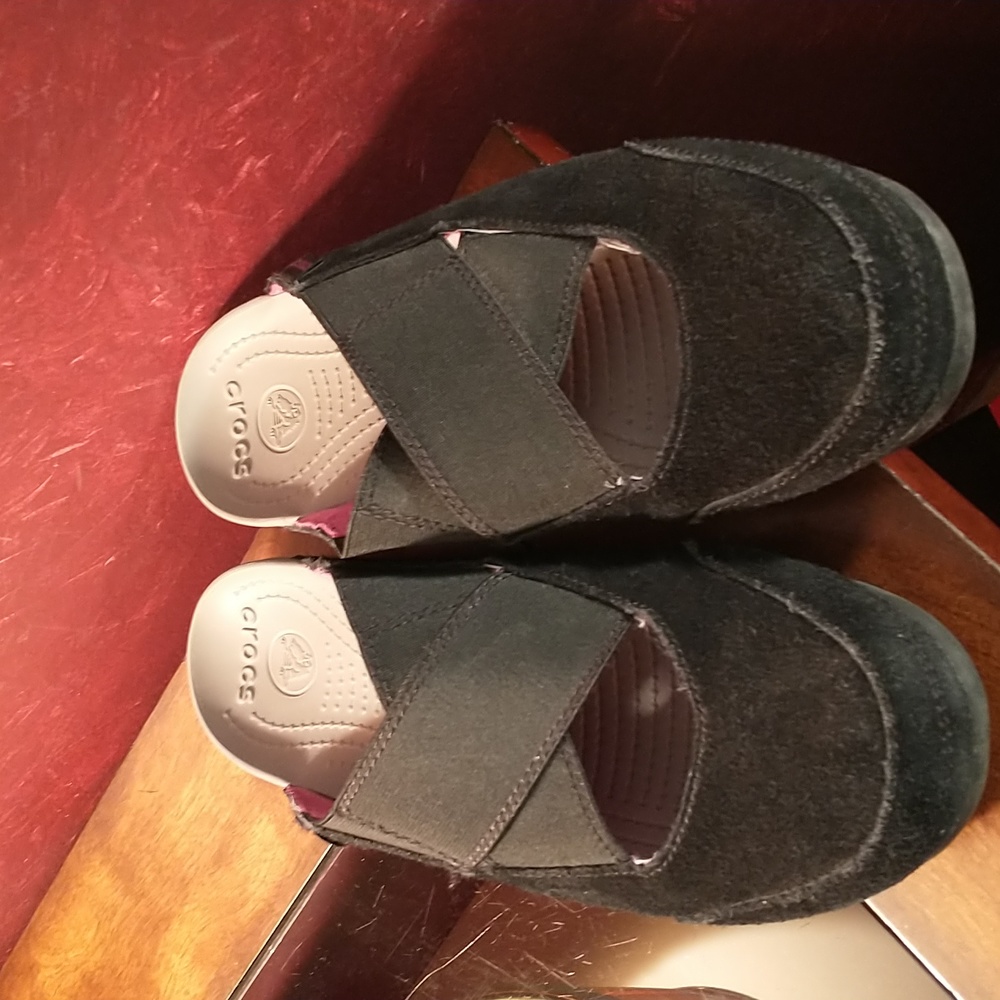 Crocs Black Edie Cross Straps Slip On Shoes - Size w8